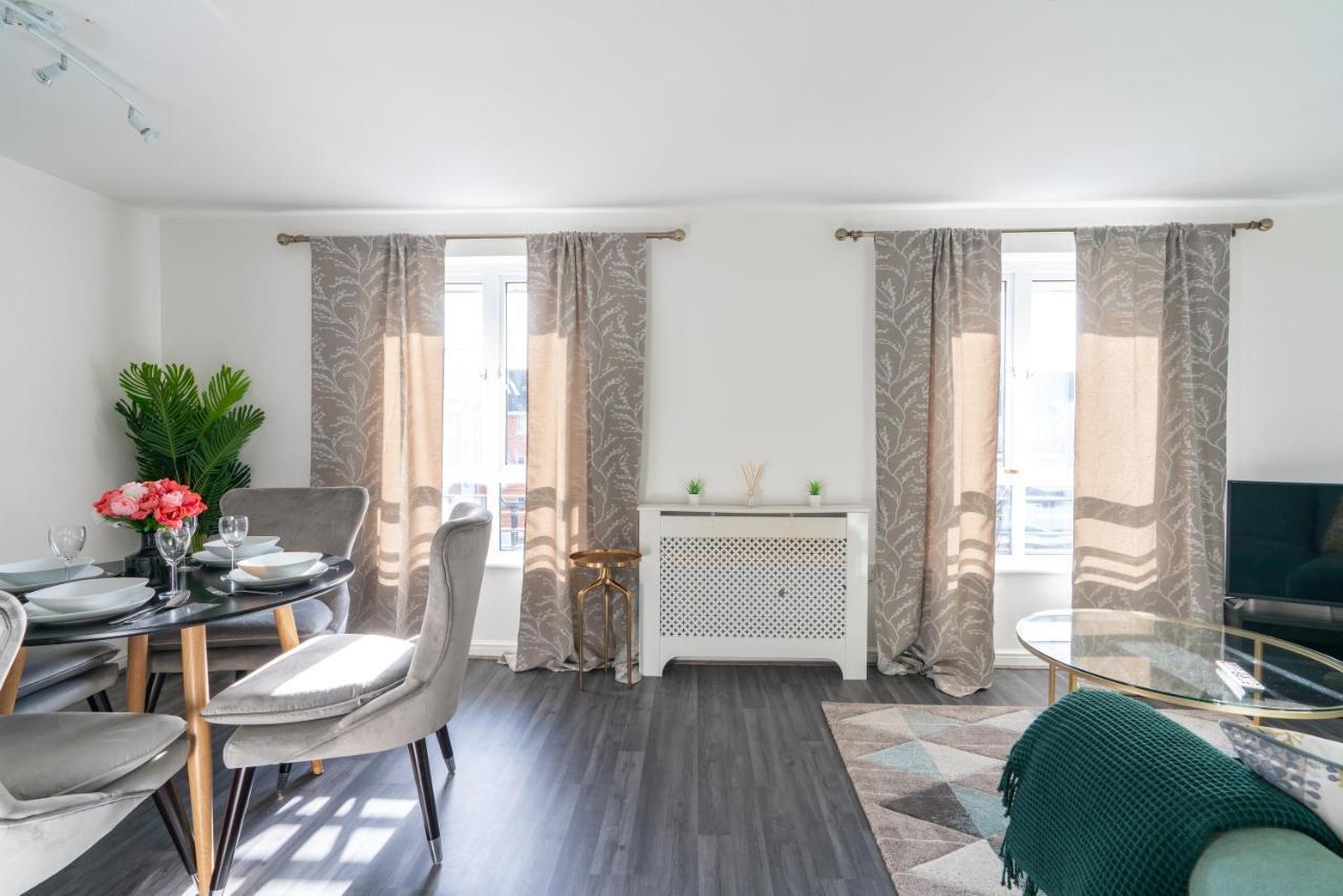 Suites By Rehoboth - Abbey Wood Station - London Zone 4 Dış mekan fotoğraf
