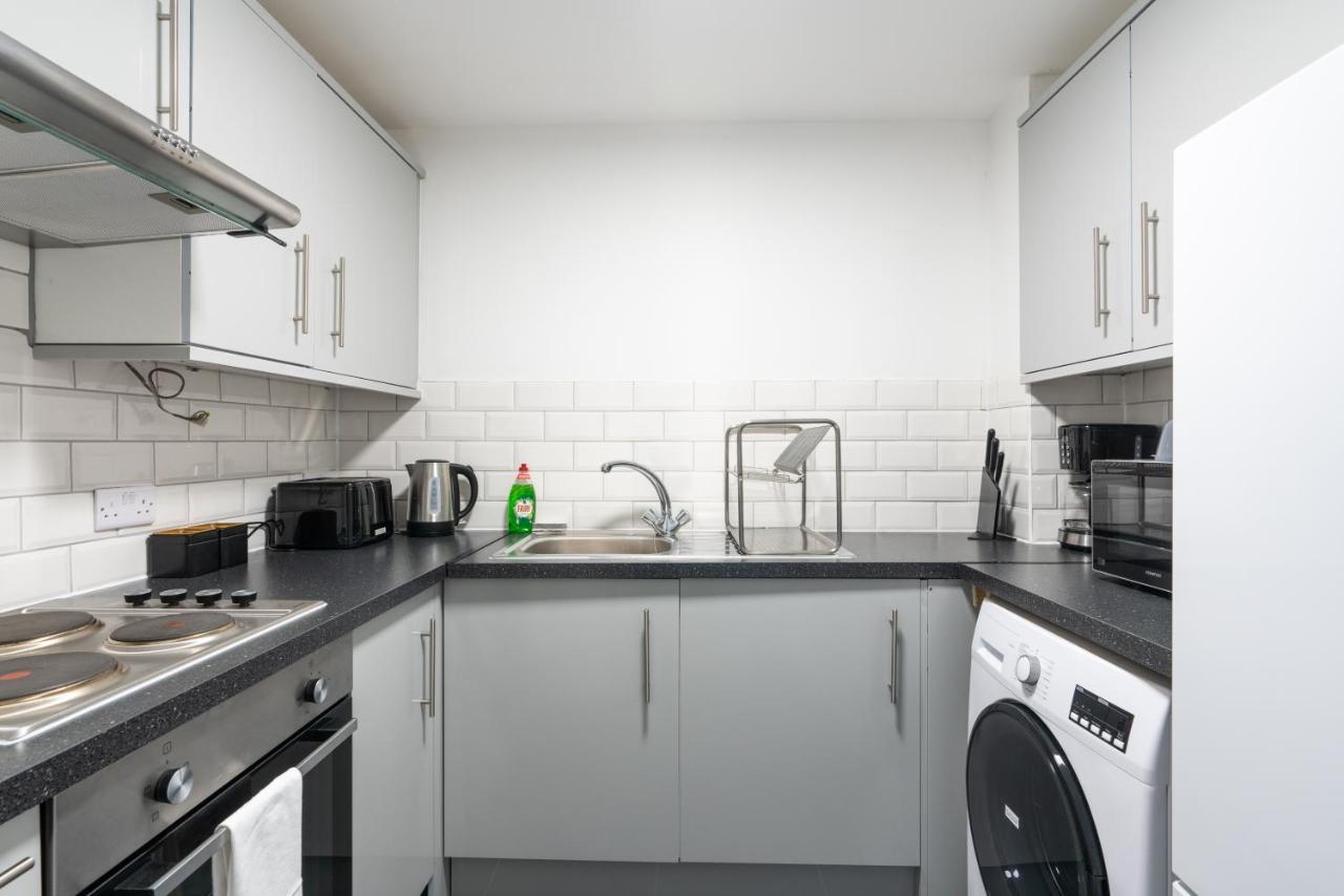 Suites By Rehoboth - Abbey Wood Station - London Zone 4 Dış mekan fotoğraf